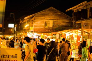 เที่ยวถนนคนเดินเชียงคาน อย่าลืมหาที่พักใกล้ถนนคนเดินเชียงคานล่ะ